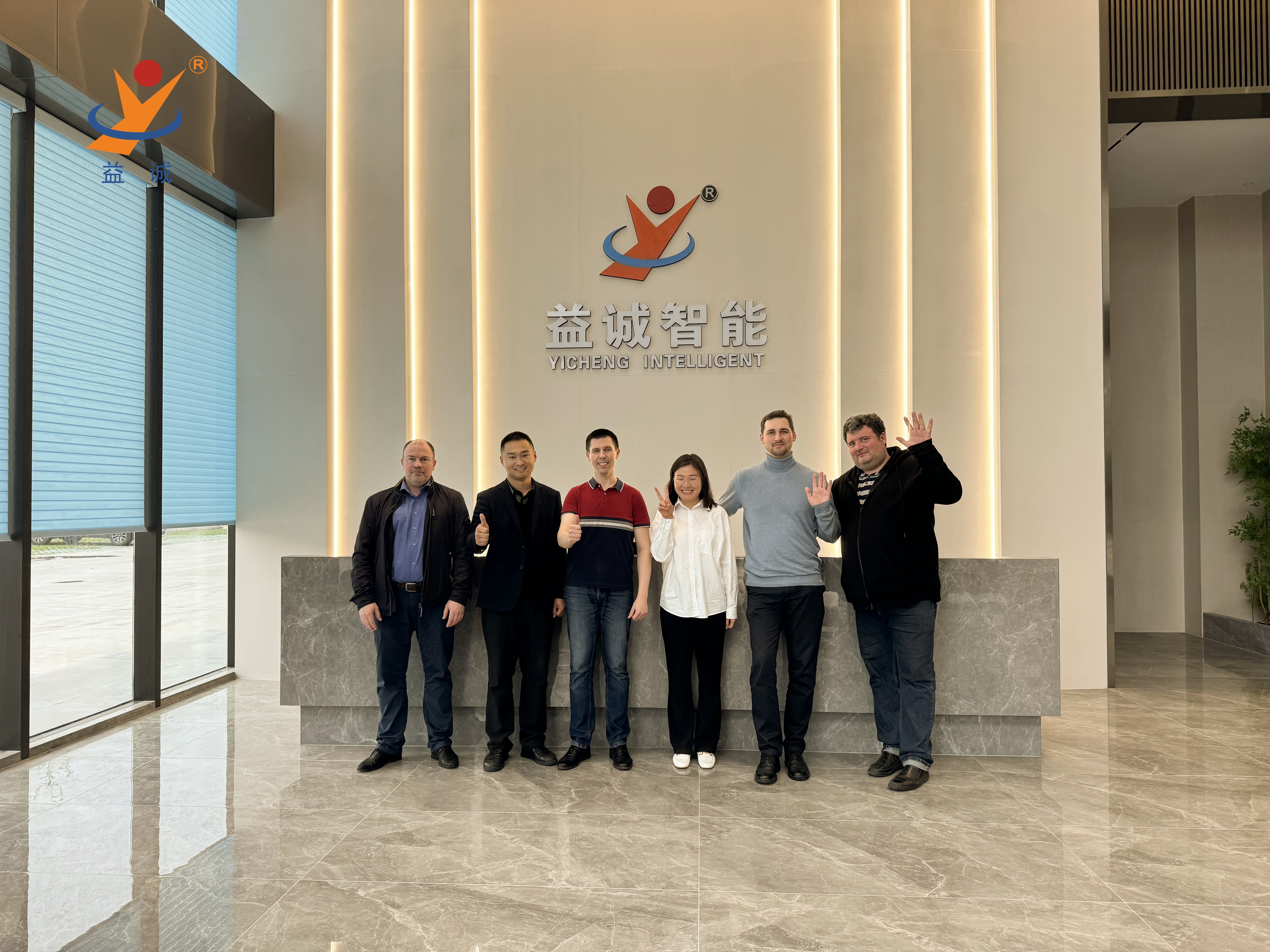 卓越品質(zhì) · 深獲認(rèn)可 | 俄羅斯客戶(hù)蒞臨浙江益誠(chéng)智能科技園現(xiàn)場(chǎng)驗(yàn)收設(shè)備！